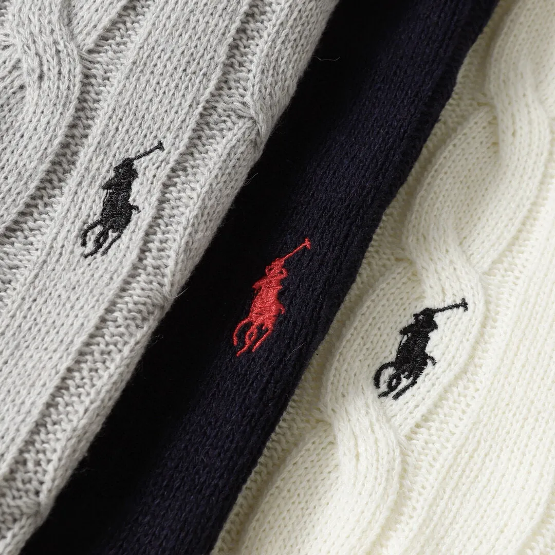 P194 Style number: 603 -Ralph Lauren 24ssRL half-zip long-sleeved sweater with classic war horse logo embroidery on the chest, pullover jacket -The item is made of dyed and spun yarn, purchased from the original version. A full set of customized accessories. Details determine success. Big new autumn and winter style. The item weighs more than 800 grams. It is soft and delicate and does not tie the body. The upper body effect is very nice and has a loose fit. -Color: navy blue, off-white, gray -Size: S/M/L/XL/2XL